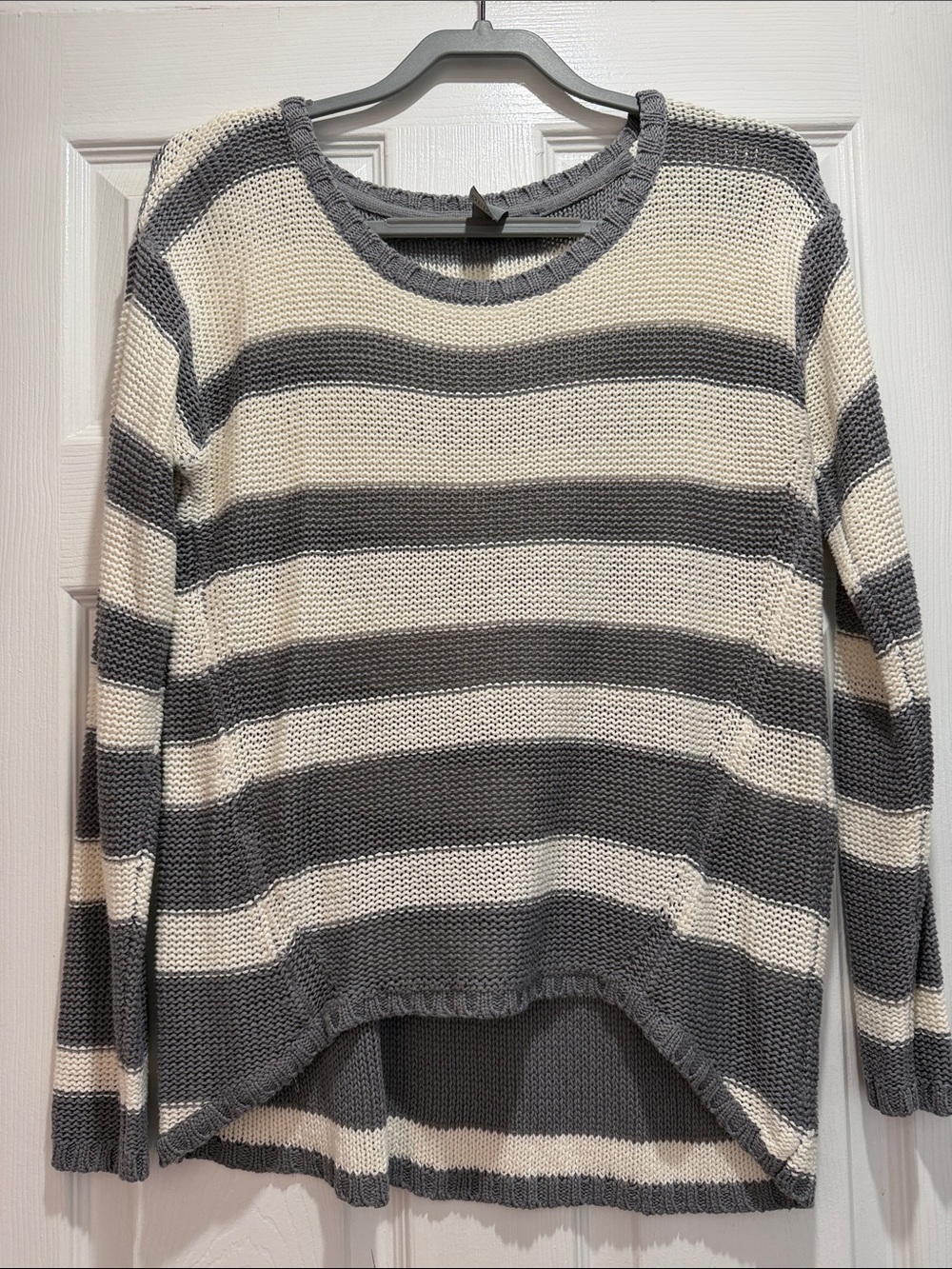 Striped Knit Crewneck High-Low Sweater - Gray & Cream; women’s large